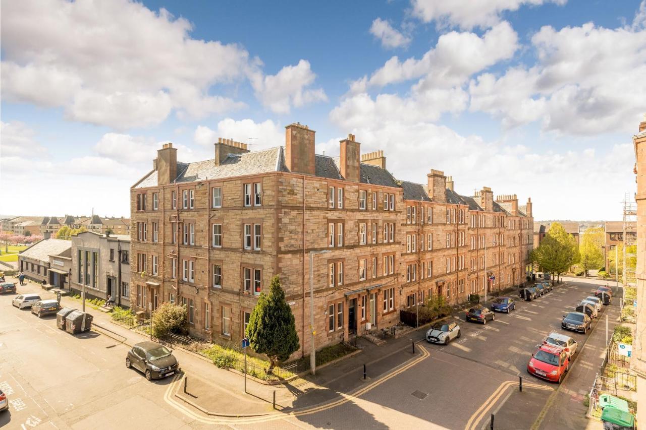 Pass The Keys Stunning 3 Bed Loft Style Apt With Free Parking EDI Eksteriør billede