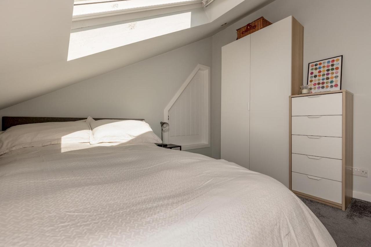 Pass The Keys Stunning 3 Bed Loft Style Apt With Free Parking EDI Eksteriør billede