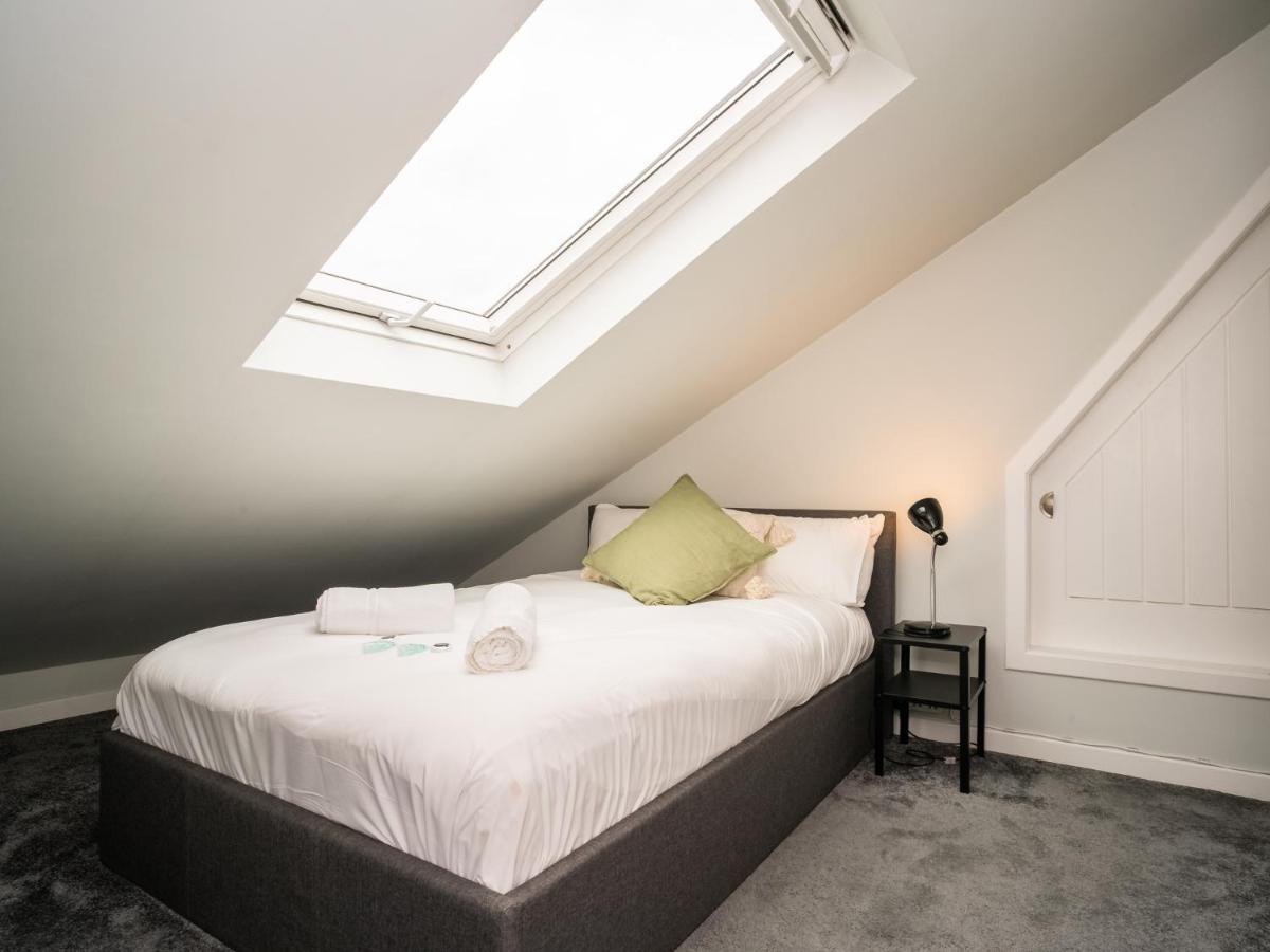 Pass The Keys Stunning 3 Bed Loft Style Apt With Free Parking EDI Eksteriør billede